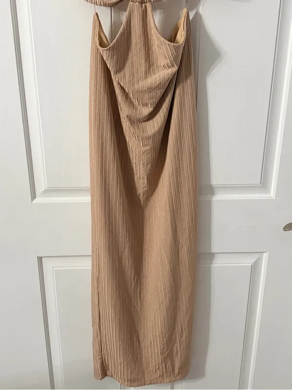 Blanc Backless Beige Tie-Front Midi Dress with Cutout Detail - Image 2