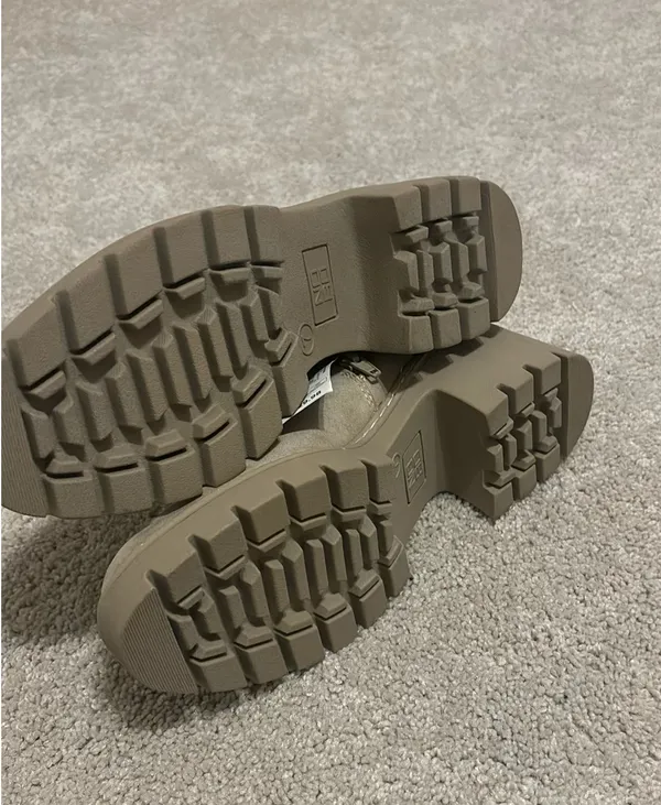 No Boundaries Beige boots - Image 3