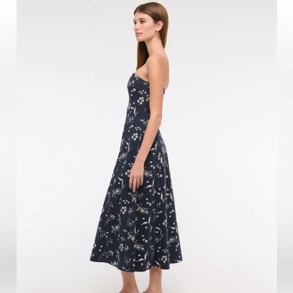 Abercrombie & Fitch strapless flare midi dress in blue floral - Image 6