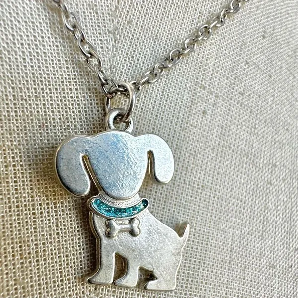Silver tone dog pendant necklace - Image 4