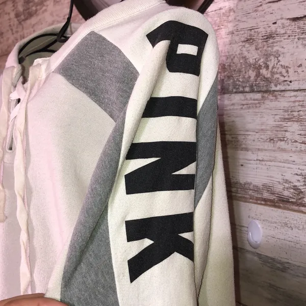 Victoria’s Secret pink off white Jersey style sweatshirt oversized size small​​​ - Image 3