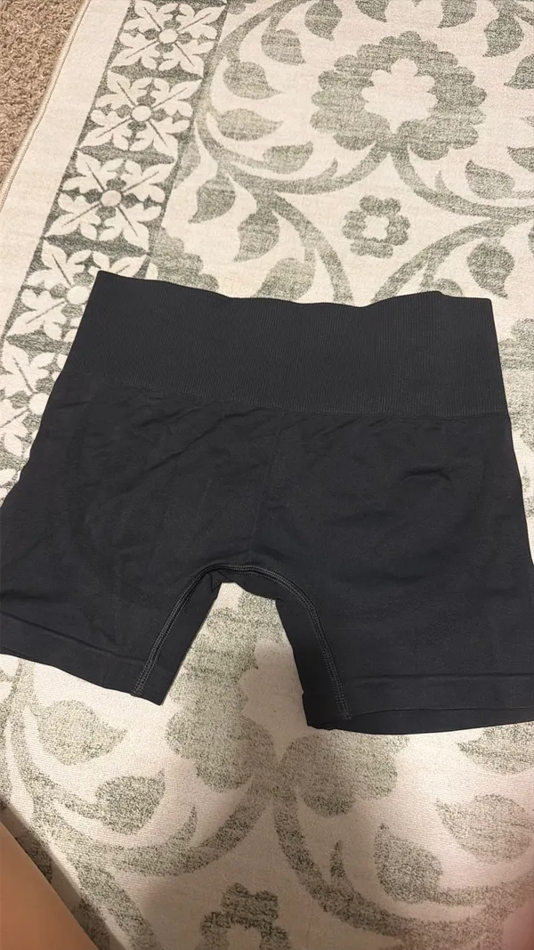 Gymshark Shorts Seamless - Image 3