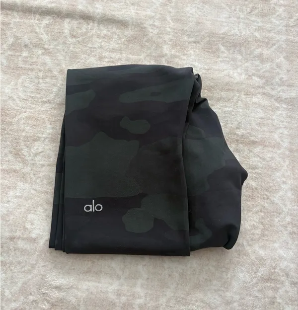 Alo Camo High-Waisted Yoga Vapor Leggings - Image 2