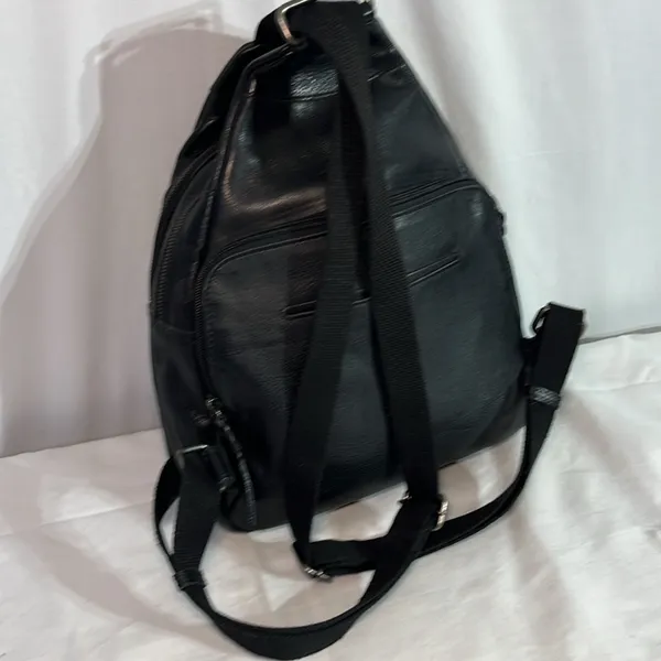 Leather backpack with 2 center zip pockets Black - Image 6