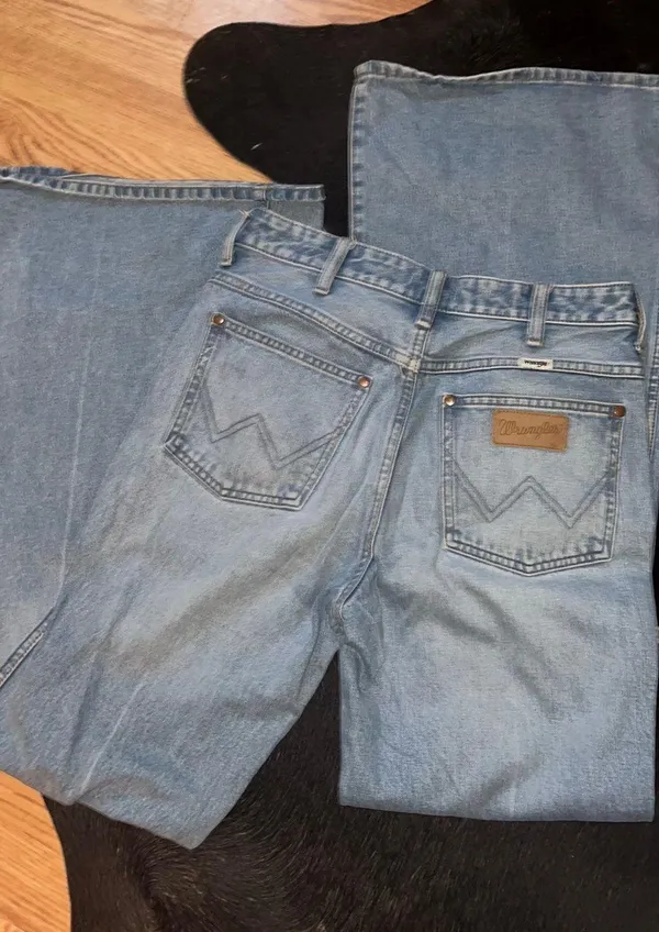 Wrangler Wanderer Light Wash Wide Leg Jeans - Image 2