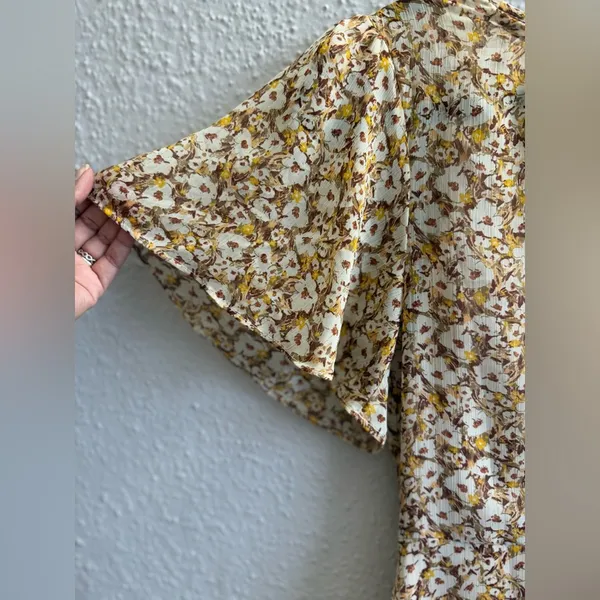 Astr Floral Midi Dress in Yellow Size S - Image 9