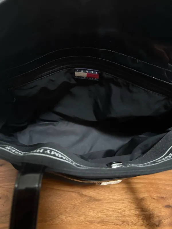 Tommy Hilfiger Black Tote Bag - Image 14