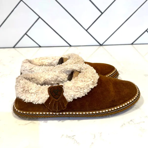 ARIAT WOMEN'S MELODY SLIPPERS chocolate suede polar fleece linings size 7.5/8 - Image 4