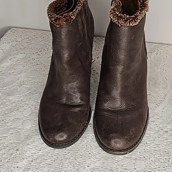 Lucky Brand Yorque leather brown wedge ankle booties boots sz 8 - Image 3