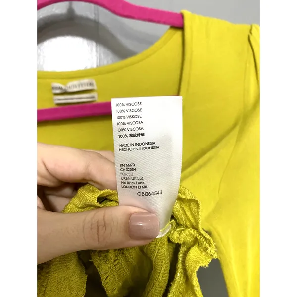 Urban Outfitters Chartreuse Bayside Smocked Button-front Cropped Blouse S - Image 3