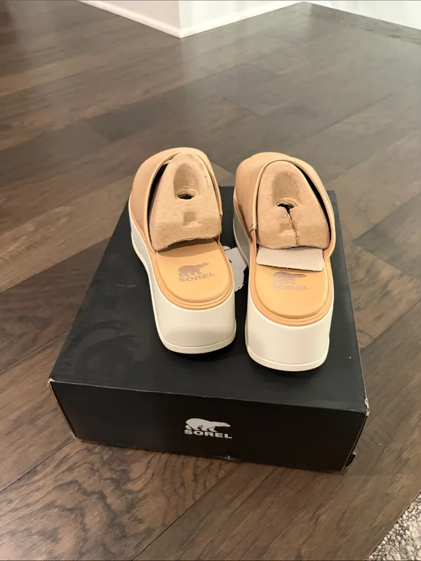 New In Box Sorel Dayspring Slide Sandals Sz 8 - Image 9