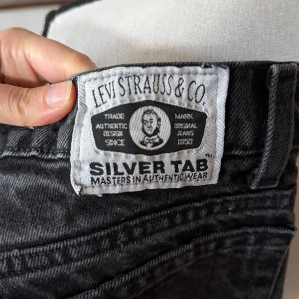 Levi's Vintage Washed Black Silver Tab Cut Off Raw Hem Straight Leg Jeans 28/27 - Image 4