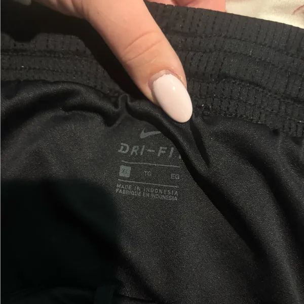 Nike Women's Black Dri-Fit XL Athletic Shorts - Image 4