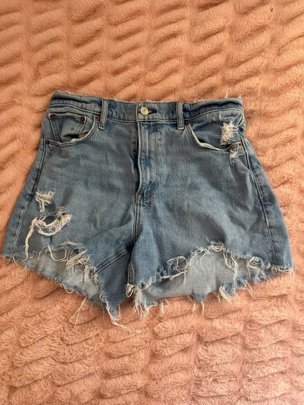 Abercrombie 4 inch mom short high rise - Image 2