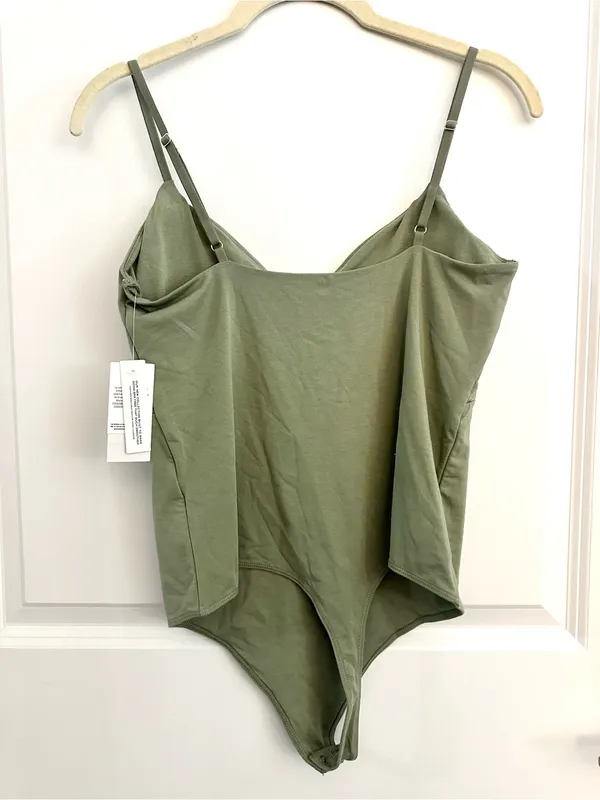 Abercrombie & Fitch Hardware Cutout Bodysuit NWT Medium - Image 4