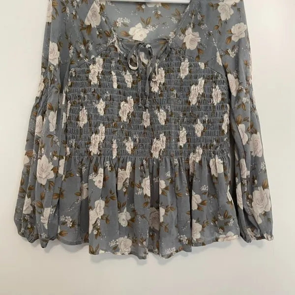 AMERICAN EAGLE Smocked Floral Blouse Blue Cream Ivory Long Sleeve Boho Peplum XS - Image 6
