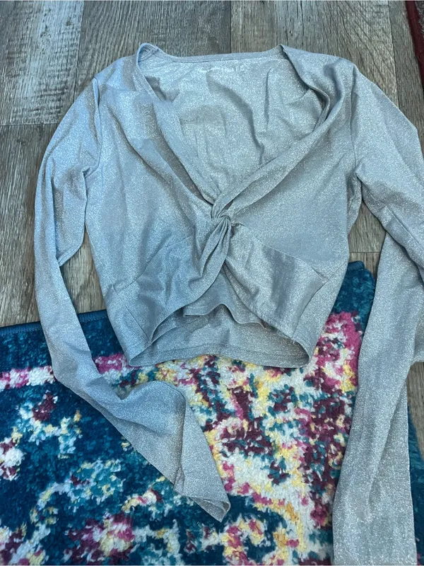 Abercrombie Shimmer Knot-Front Long Sleeve Top - Gray - Image 4