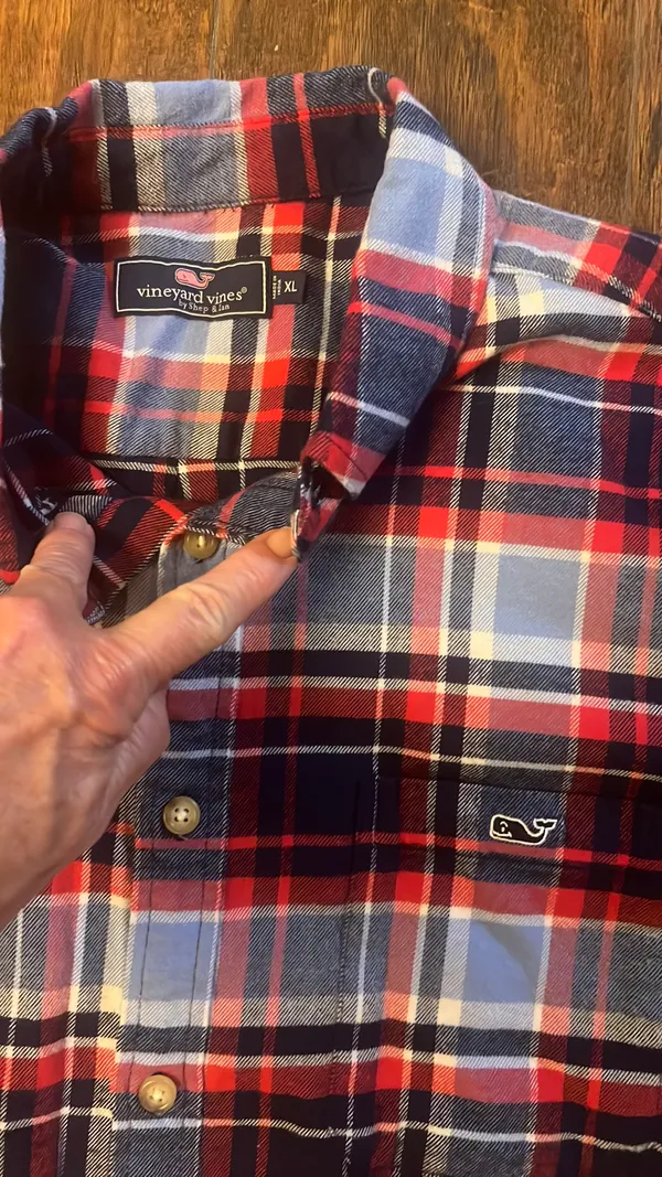 Vineyard Vines Plaid Shirt Button Down size xl - Image 2