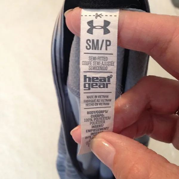 ‎Under Armour heat gear semi fitted gray stripe top S - Image 4