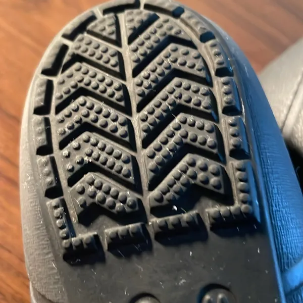 Crocs black ballet flats with shinny toes 8 wide - Image 9