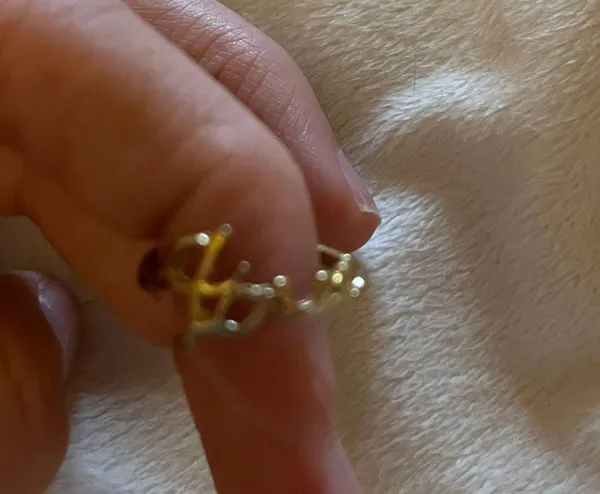 “Love” lettered gold ring - Image 3
