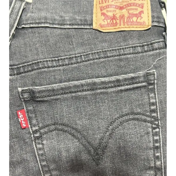 Levi's Mid Length Cut Off Shorts Womens 26 Black Denim Raw Hem Stretch Classic - Image 8