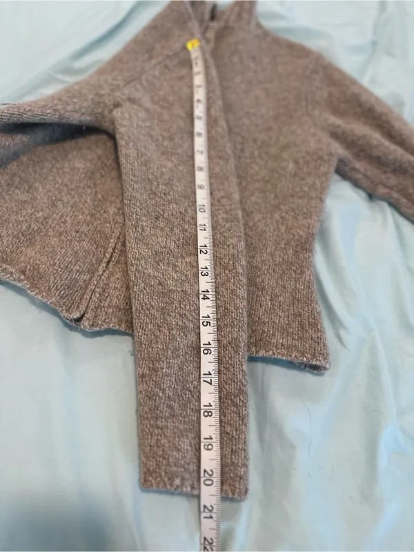 LL Bean Lambswool Angora Blend Oatmeal Sz:M Full Zip Cardigan Sweater Mock Neck. - Image 5