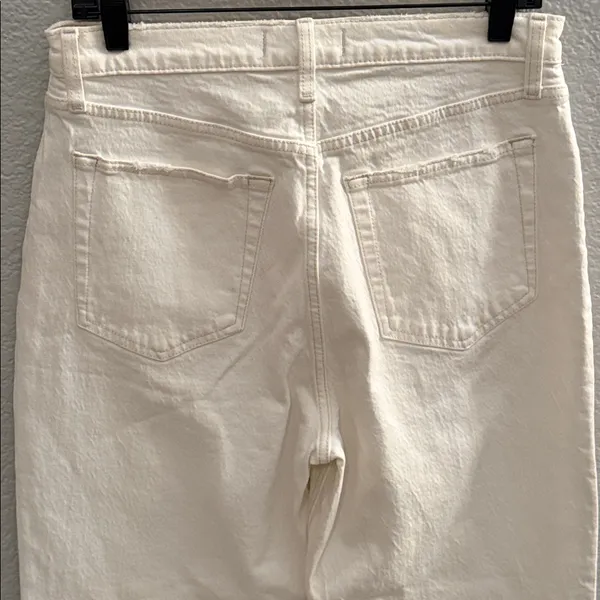 Abercrombie & Fitch 90s Straight Ultra High Rise White Frayed Hem Jeans Size 30 - Image 6