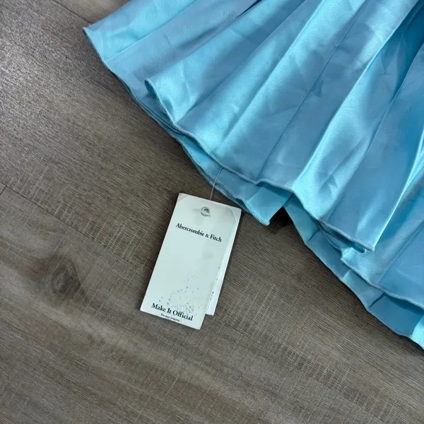 NWT Abercrombie & Fitch Giselle Pleated Cutout Maxi Dress Light Blue Women Small - Image 4
