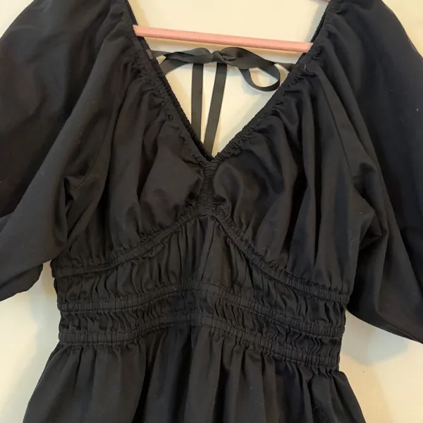 Old Navy Black Puff Sleeve Smocked Mini Dress‎ V-Neck Ribbon Medium Petite - Image 2