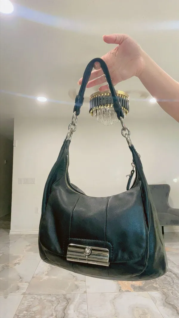 Coach Kristin Black Leather Shoulder Bag Gusseted PocketLatch PurseVintage 16808 - Image 2