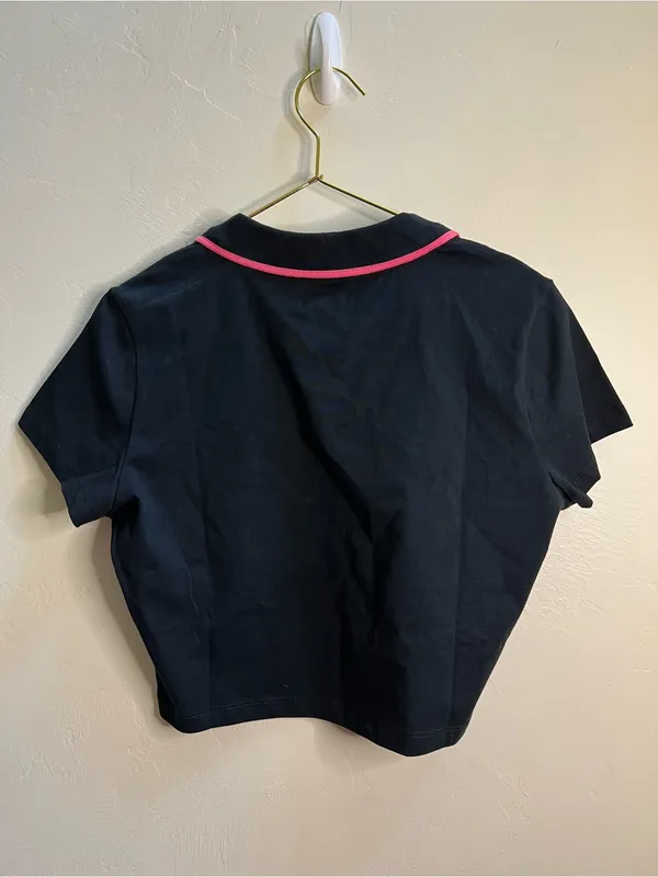 True Religion Black &‎ Hot Pink Cropped Polo - Image 3