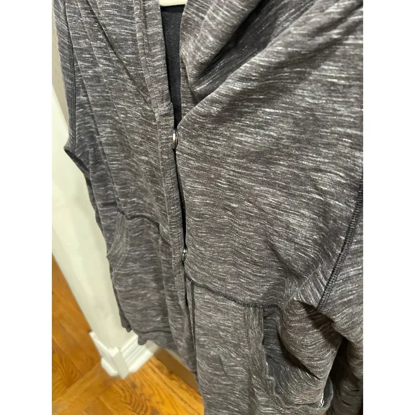 Lululemon heathered grey hoodie with front‎ pockets jacket women's 4 - Image 2