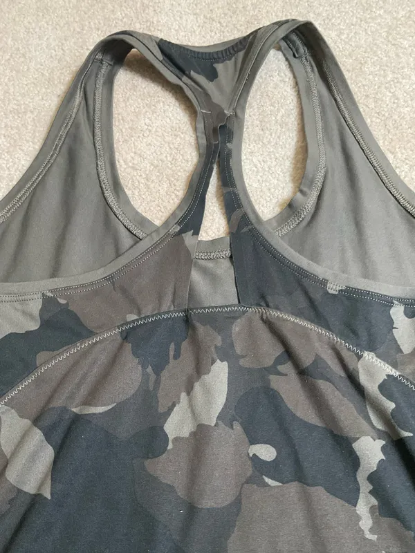 Athleta Tank Top Racerback Small camo - Image 4