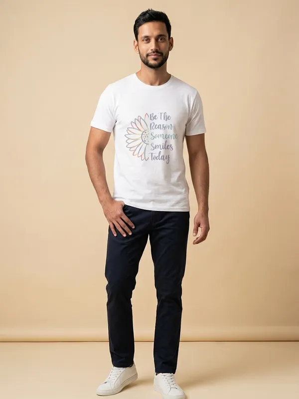 Gildan Unisex 100% White Cotton “Be the Reason Someone Smiles Today” TShirt Size XL - Image 3