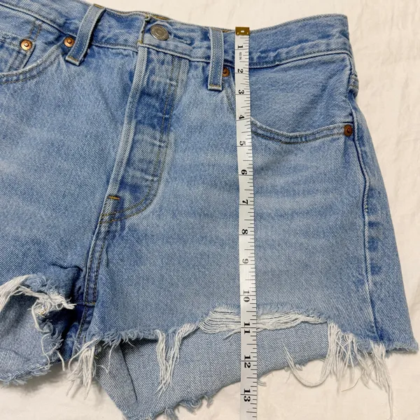 Levi's 501 Distressed Cutoff Denim Shorts Ripped Light Wash Womens Size 28 - Image 11