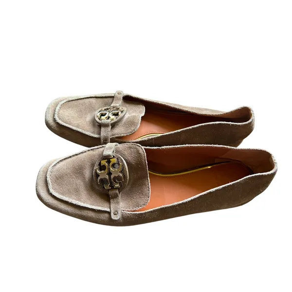 Tory Burch Suede Loafers Taupe Gold Logo Driving Moc Flats Size 8 - Image 4
