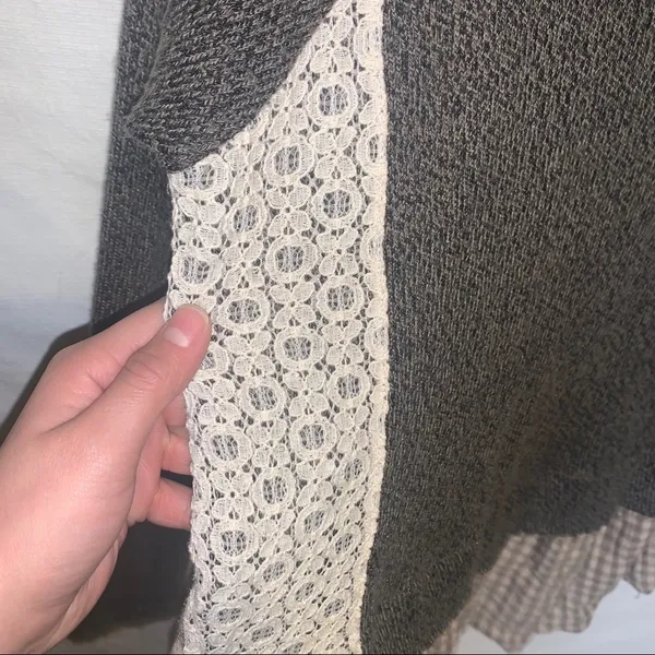 Hem and Thread Soft Lace and Plaid Blouse - Image 7