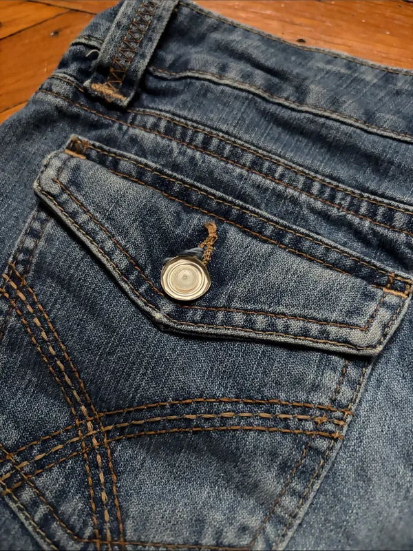 Tommy Hilfiger Low Rise Denim Shorts Size 4 - Image 3