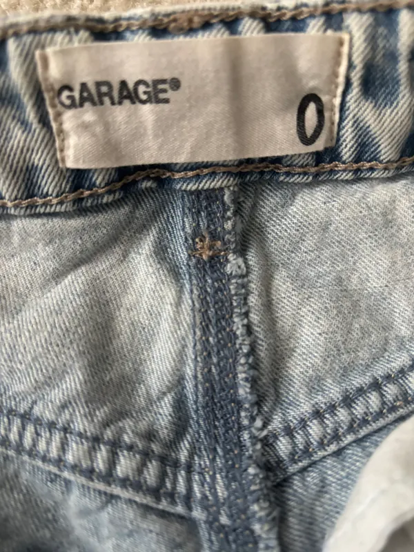 Garage Ripped Mom Jeans - Image 3