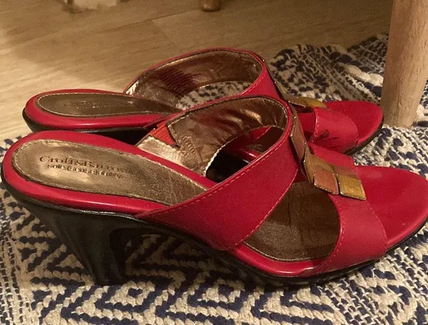 Little Red Heels - Image 7