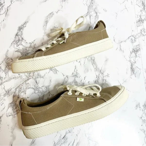 Cariuma‎ OCA low-top canvas sneakers Sz 8.5 - Image 3