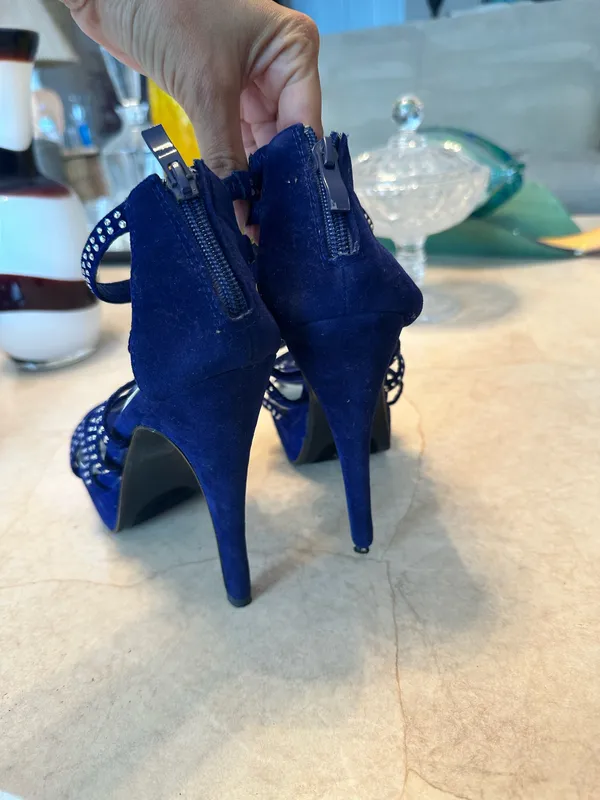Heels Blue Size 7 - Image 4