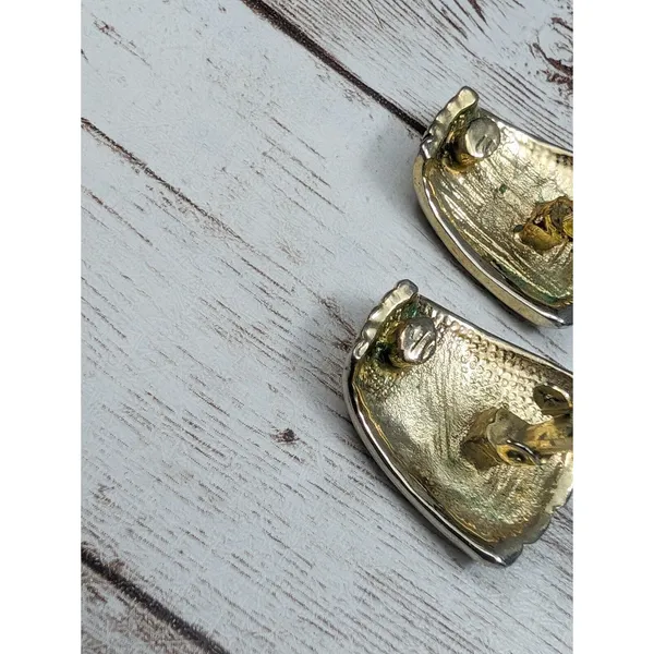 Vintage Clip On Earrings - Just Over 1" Gold Tone & Silver Tone - Image 9
