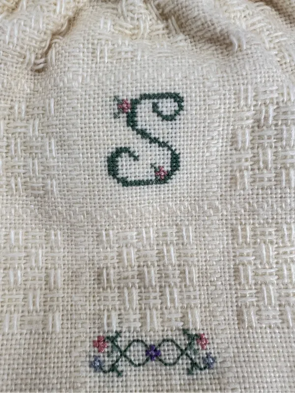 Vintage Monogram “S” Embroidered Cross Stitch Bamboo Handle Cottagecore Bag - Image 6
