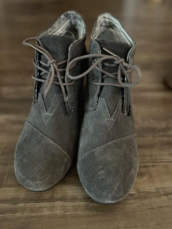 Toms Grey Suede Heeled Boot Wedges for Women, Lace Up, Size 12 - Image 4