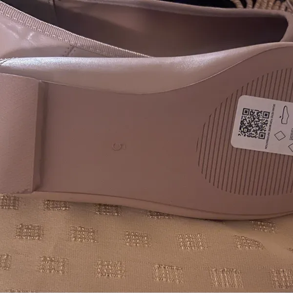 Elegant Cream Ballet Flats Size 7 - Image 5
