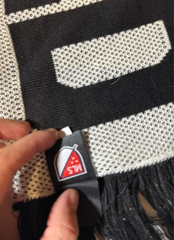 Adidas Atlanta untied scarf - Image 5