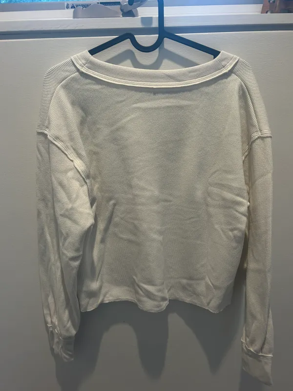 Hollister White Comfortable Sweater - Image 2