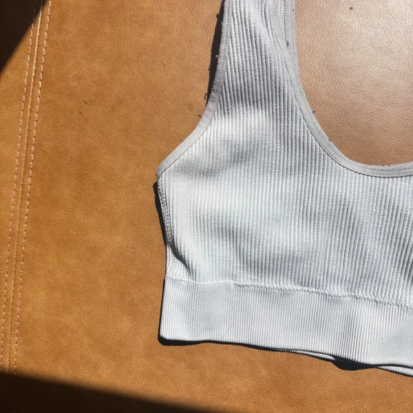 Seamless Ribbed Knit Scoop Neck Sports Bra White Crop Top Activewear - Image 2